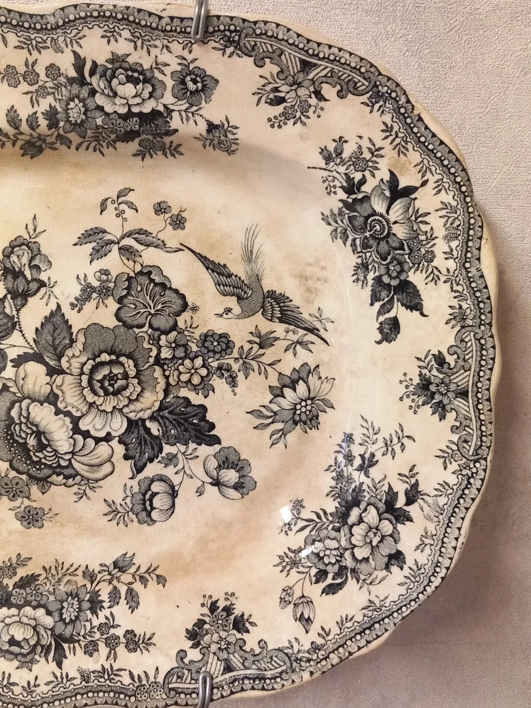 Antika Asiatic Pheasants Transferware Servis Tabağı — yakın plan 2