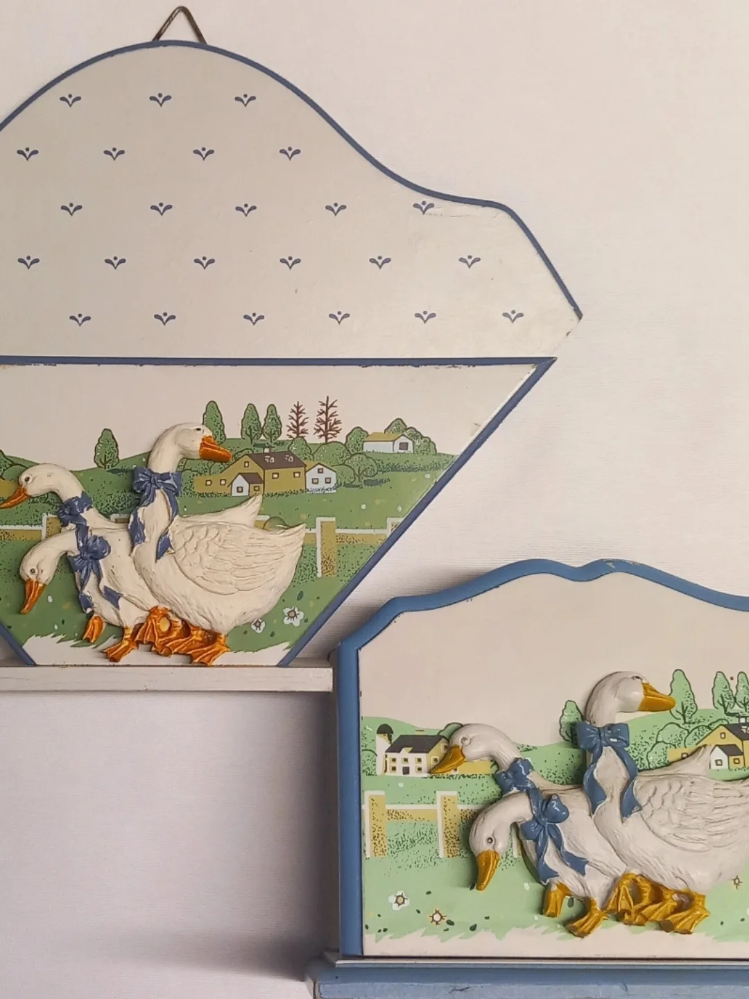 Blue Ribbon Goose köy sahnesi yakından