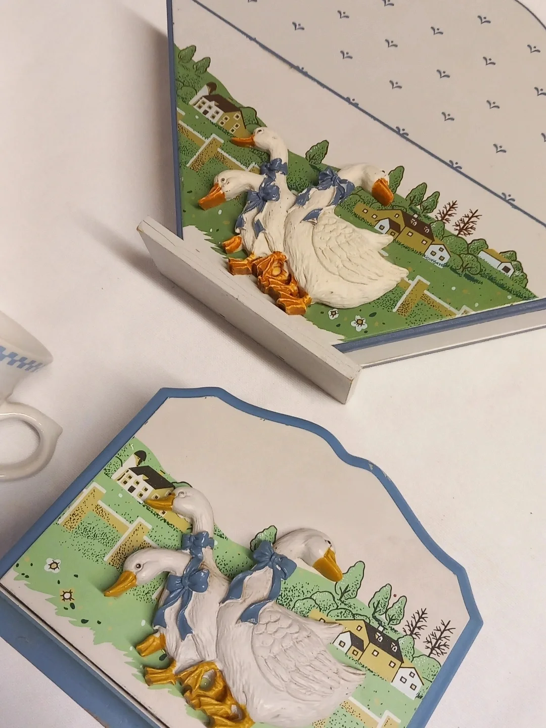 Vintage Blue Ribbon Goose Ahşap Kahve Filtreliği ve Peçetelik — yakın plan 2