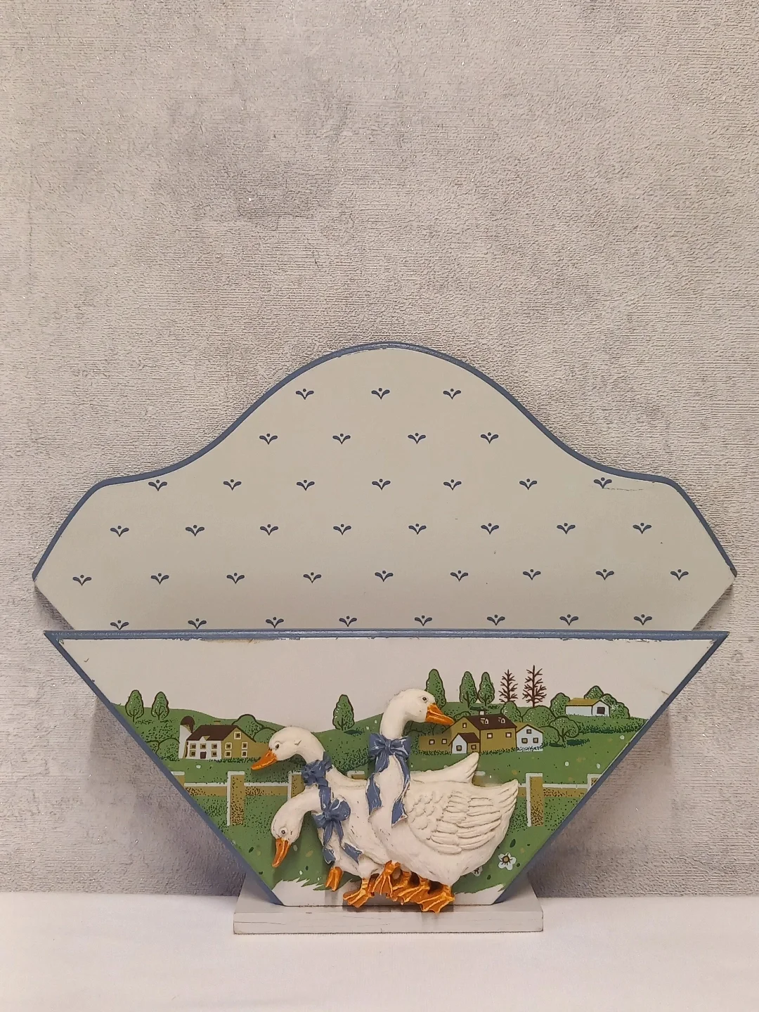 Vintage Blue Ribbon Goose Ahşap Kahve Filtreliği ve Peçetelik — yakın plan 4