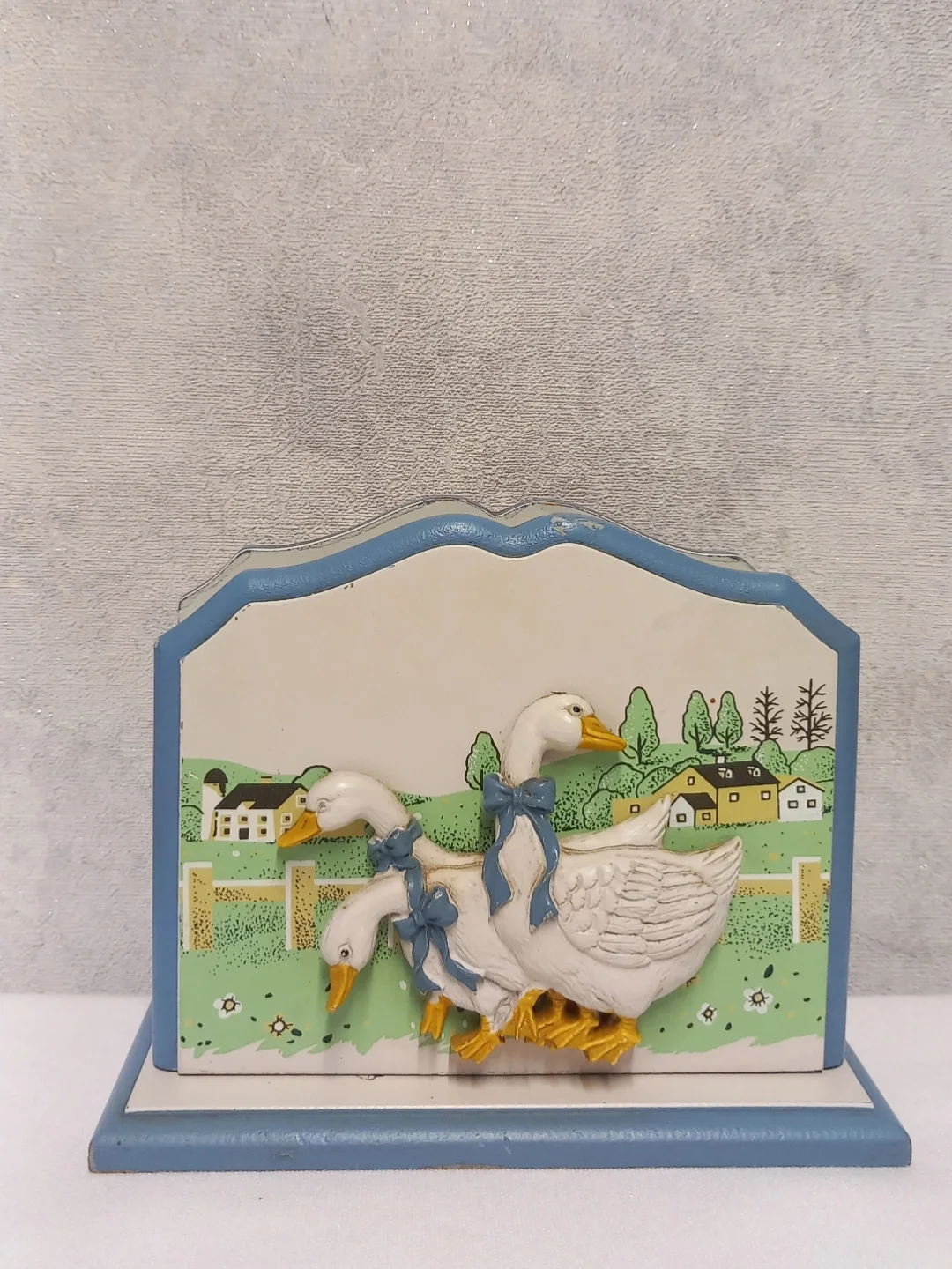 Vintage Blue Ribbon Goose Ahşap Kahve Filtreliği ve Peçetelik — yakın plan 7