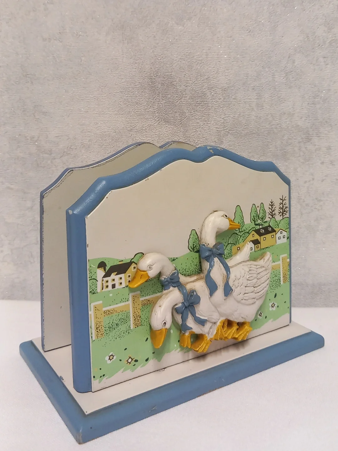Vintage Blue Ribbon Goose Ahşap Kahve Filtreliği ve Peçetelik — yakın plan 8