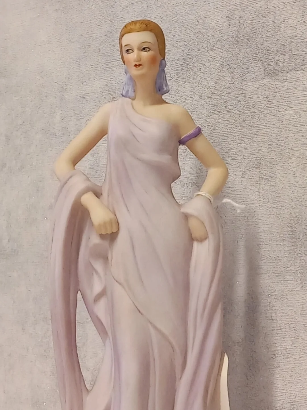 Vintage Josef Originals "Rebecca" Biblosu (La Belle Nouveau, 358/5000) — yakın plan 4